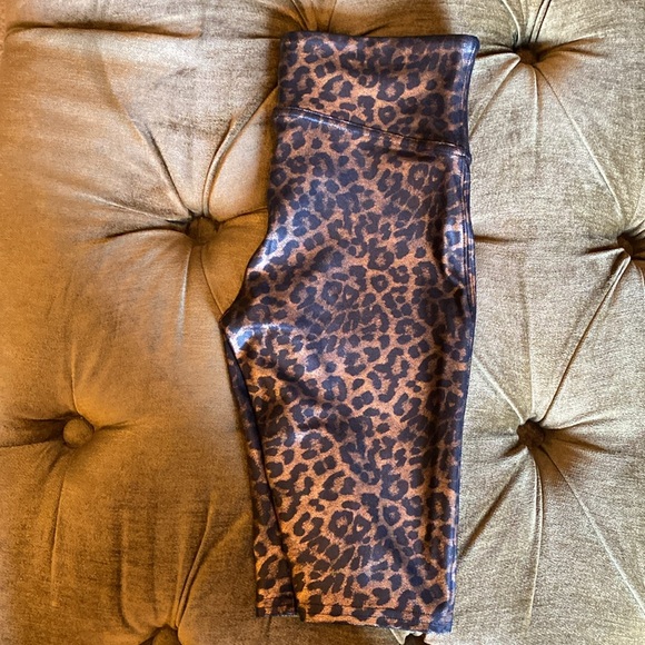SPANX foiled animal print bike shorts, Size: S/P. - Picture 4 of 7